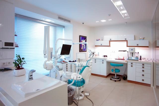 Consultorio dental equipado, fotografía ilustrativa